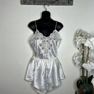 VTG Private Luxuries Lace Satin Short Pajama Set Size XL